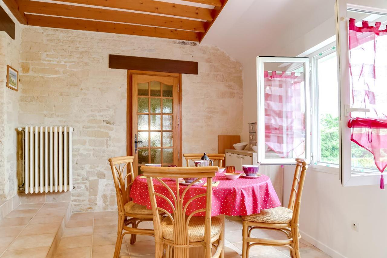 Isida, Maison Spacieuse Avec Terrasse Et Stationnement カーン エクステリア 写真